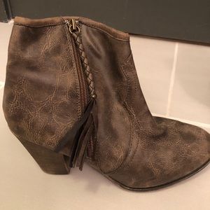 American Rag chestnut brown boots size 8.5